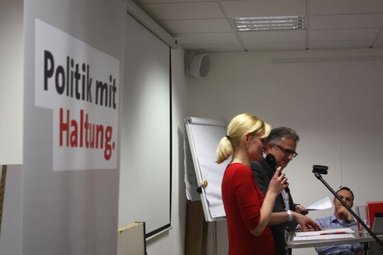 Marietta Eder und Felix Holland, Kreisvorsitzender BA-Stadt