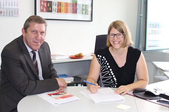 Bei Arbeitsvermittlerin Johanna Huber hospitierte Andreas Schwarz bei einem Beratungsgespräch in der Arbeitsagentur