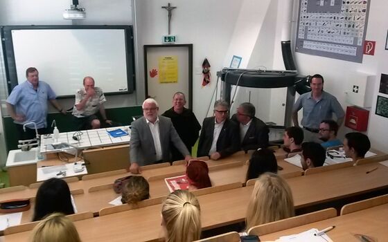 Martin Güll, MdL besuchte das Theresianum in Bamberg und sagte seine Unterstützung zu